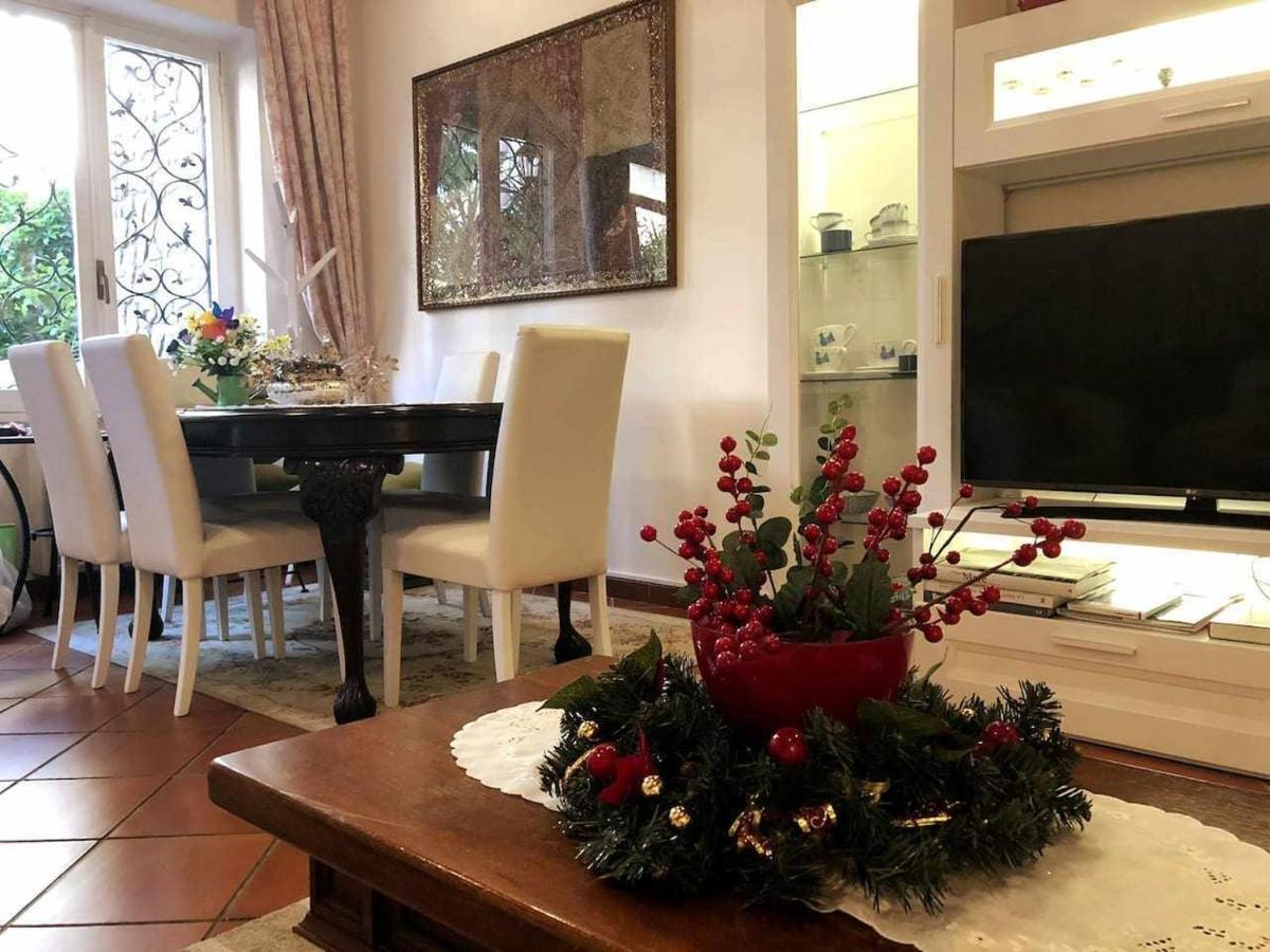 Elegante Villa centro città giardino barbeque parcheggio ideale per 10pl Cagliari Exterior foto